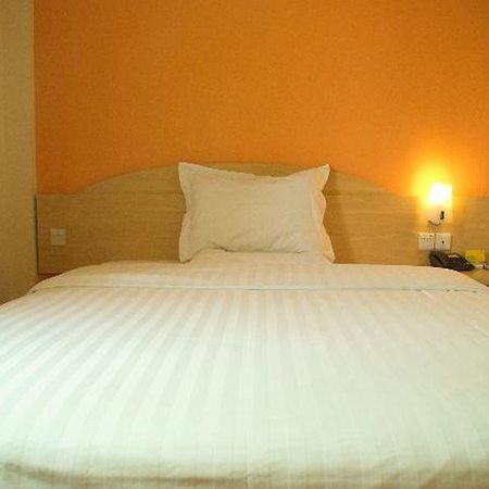 7 Days Inn Shanghai Hongkou Football Stadium Branch المظهر الخارجي الصورة