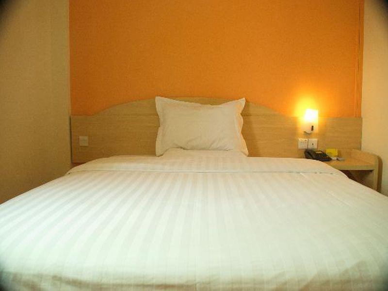 7 Days Inn Shanghai Hongkou Football Stadium Branch المظهر الخارجي الصورة